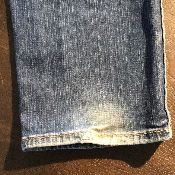 GUC Distressed Women’s 28 True Religion Jeans - Picture 5 of 7
